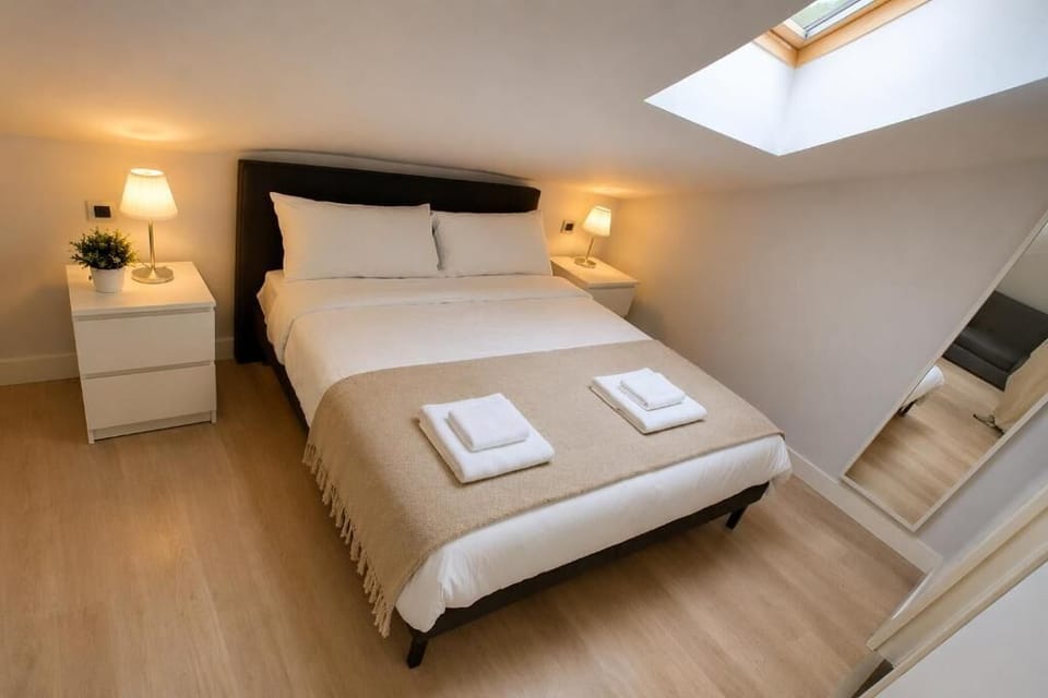 Apartment | Down comforters, iron/ironing board, free WiFi