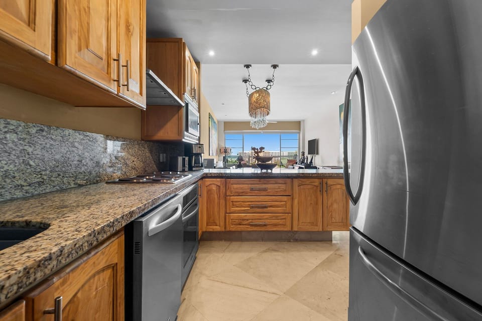 Apartment | Private kitchen | Full-size fridge, microwave, oven, stovetop