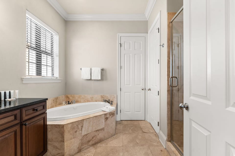 1st Floor Master Ensuite Bathroom