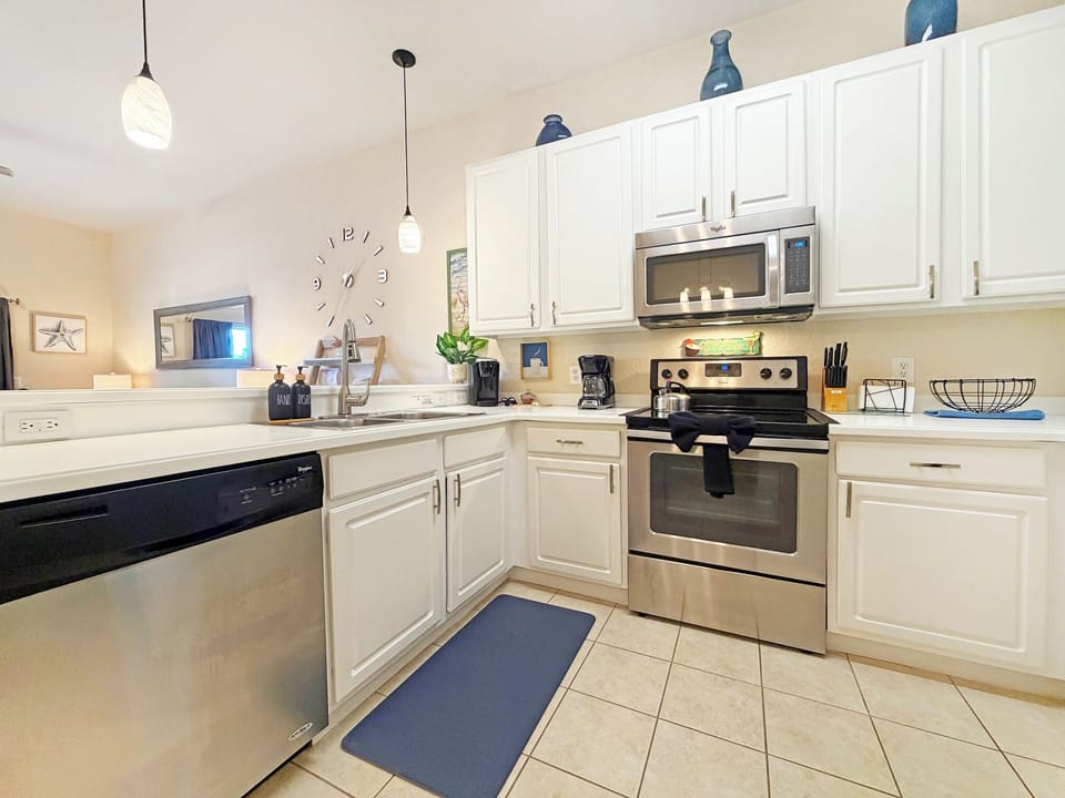 9-Kitchen.JPG