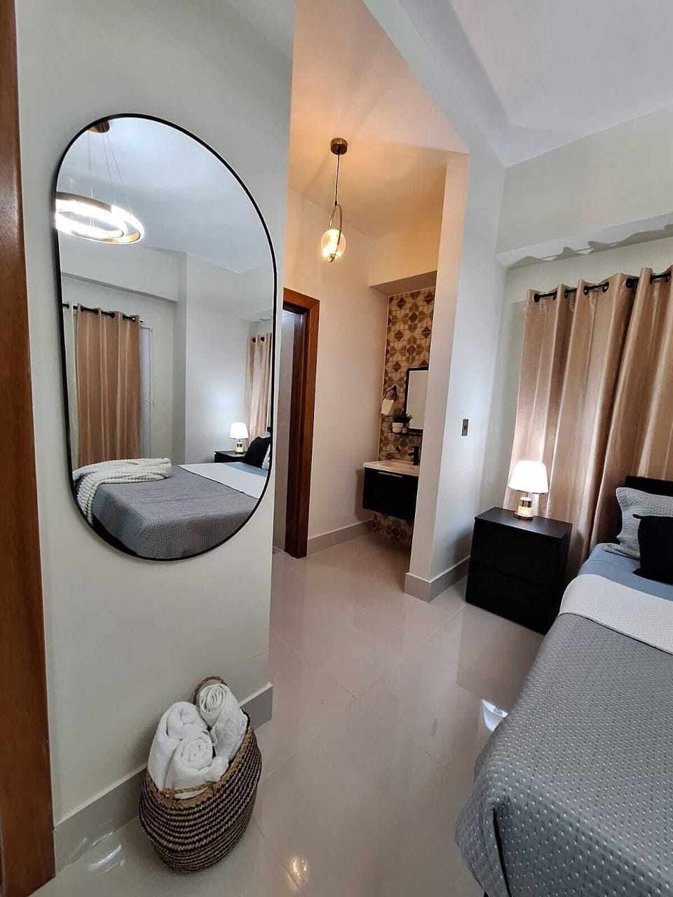 Iron/ironing board, WiFi (free)