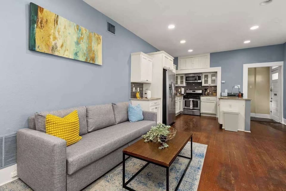 House (3 Bedrooms) | Living area | 50-inch TV with digital channels