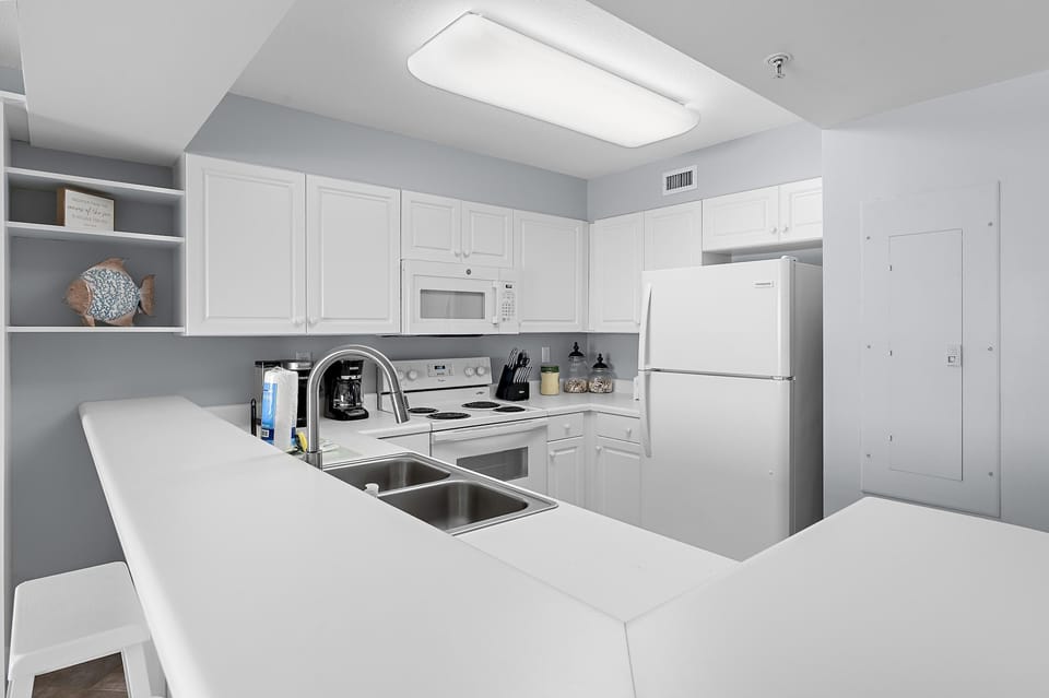 Condo, Multiple Beds (Pelican Isle 317) | Private kitchen
