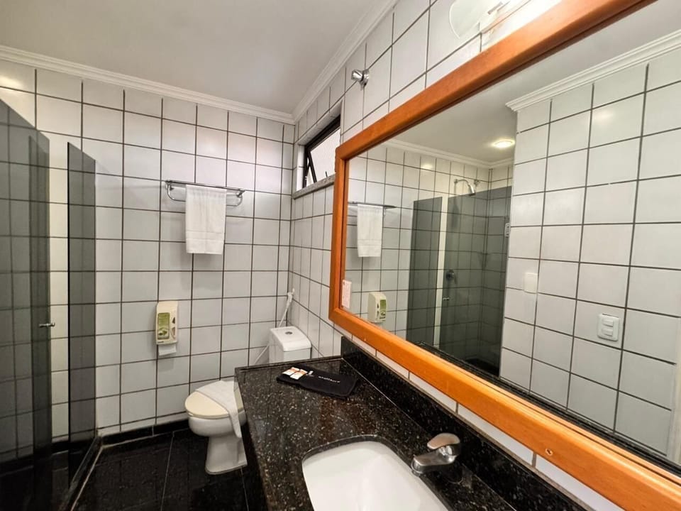Triple Room | Bathroom | Toilet paper