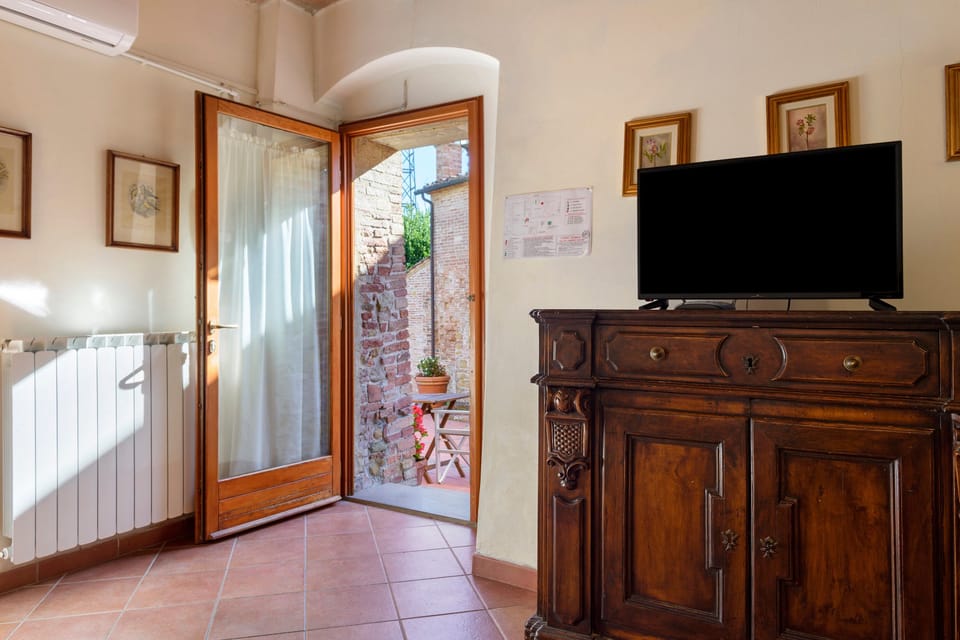 Apartment Raffaello: Comfort and Relaxation with Private Outdoor Space Apartment in Tuscany