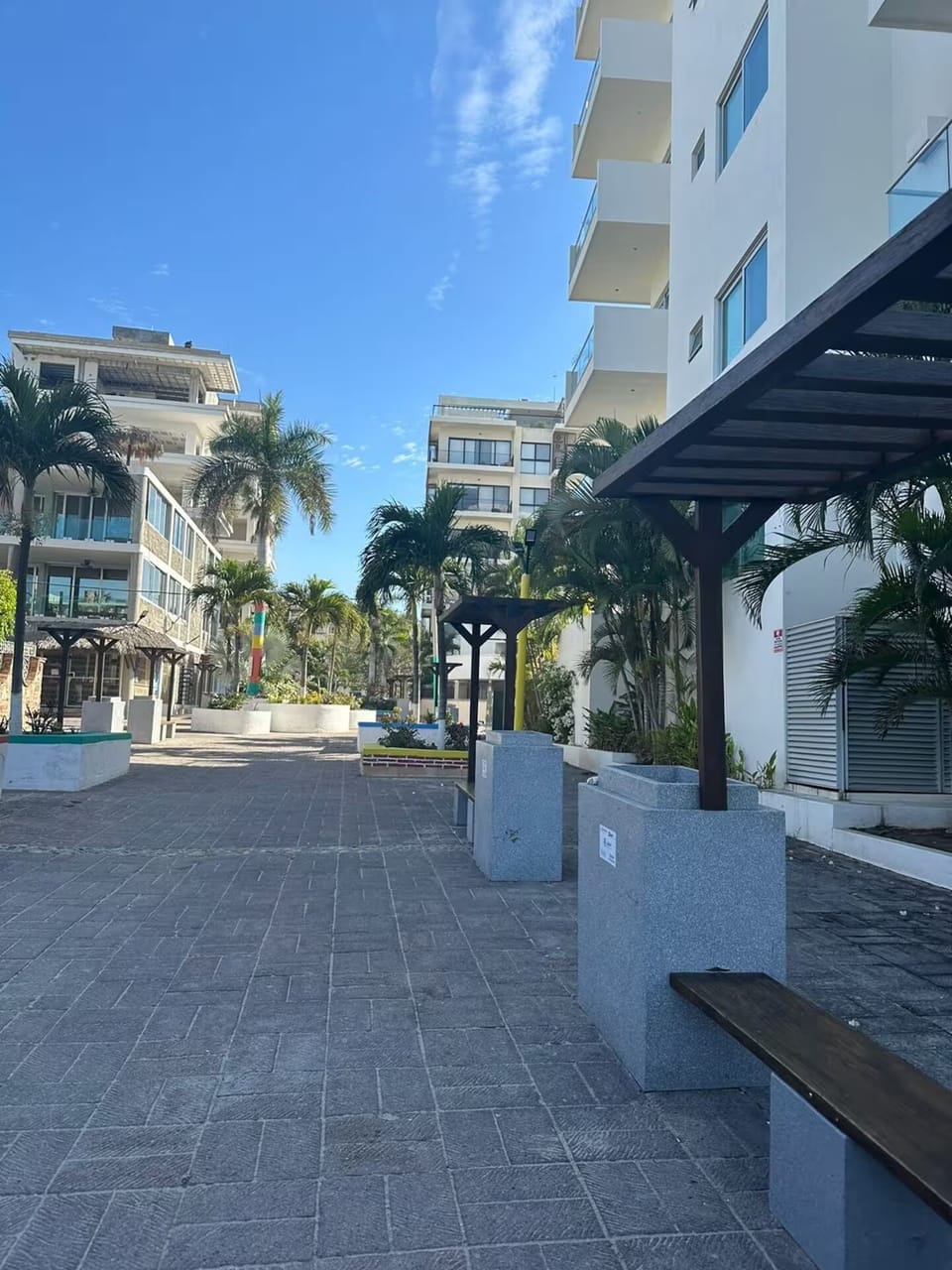 Comfort Condo, 1 King Bed with Sofa bed, Balcony, Beach View | Property grounds