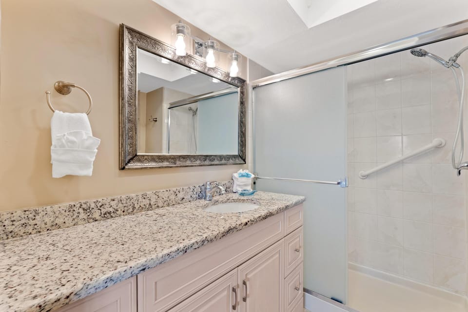 Carlos Pointe #523-shelloway Apartment in Estero Island