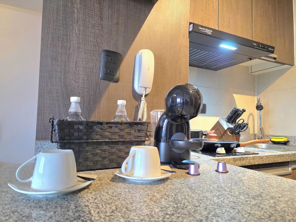 Executive Apartment, Balcony, Mountain View | Private kitchen