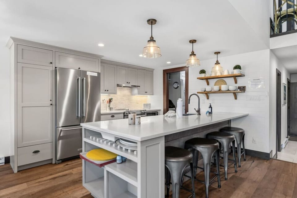 Remodeled, fully equipped kitchen with bar seating