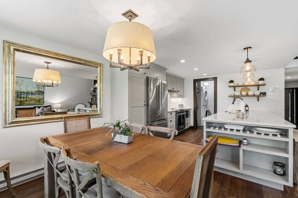 6 person dining table with walkout patio