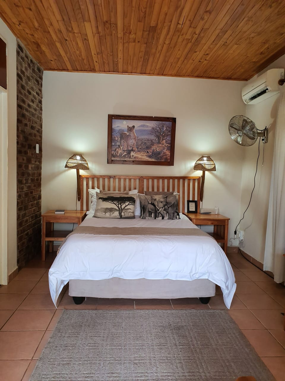 Double Room with Pool view | Premium bedding, WiFi (free), bed sheets