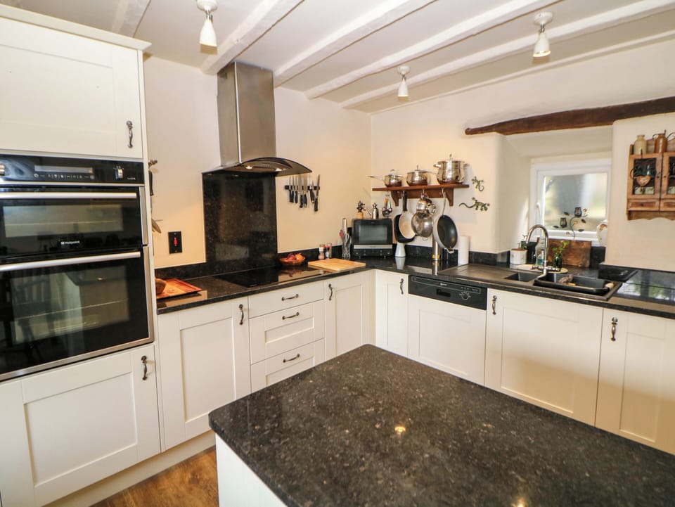 Dishwasher, cookware/dishes/utensils