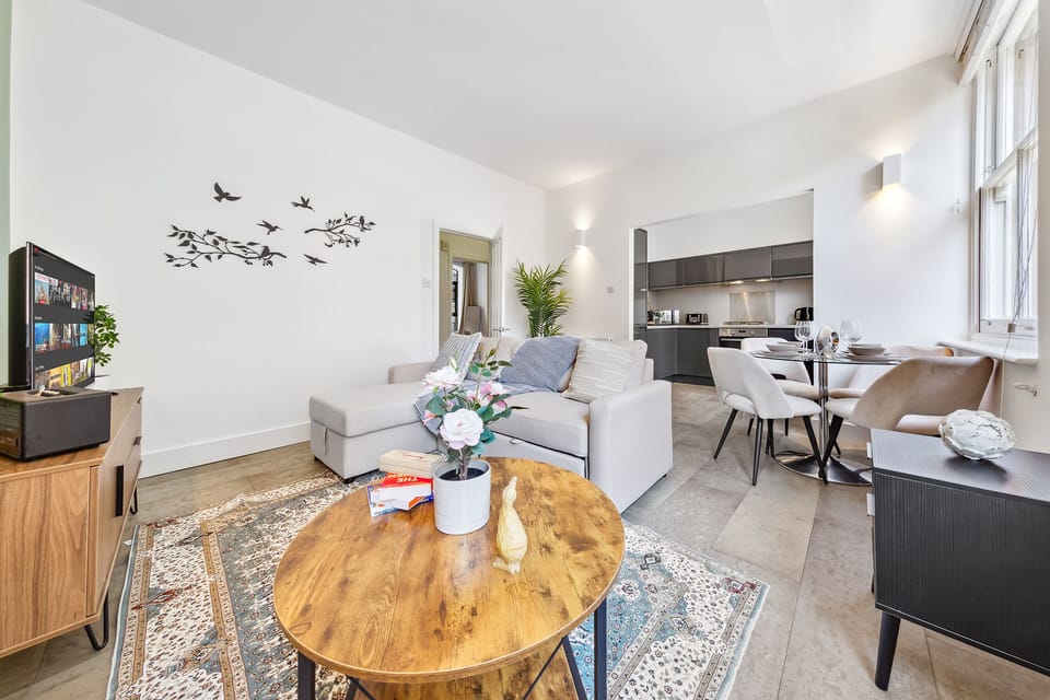 Deluxe Apartment | Living area