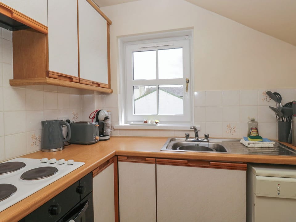 Dishwasher, cookware/dishes/utensils