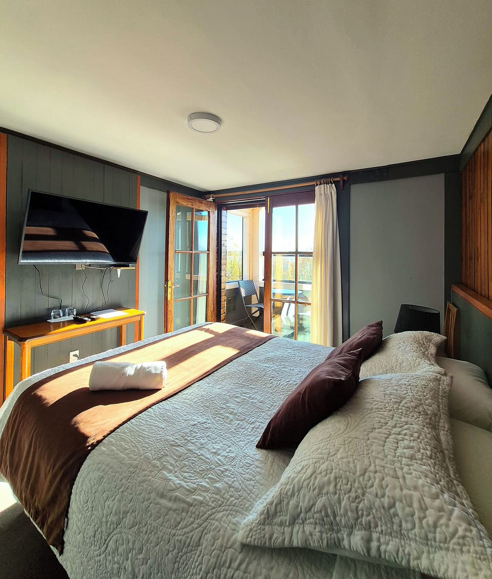 Standard Double Room, Balcony, Lake View | Laptop workspace, free WiFi
