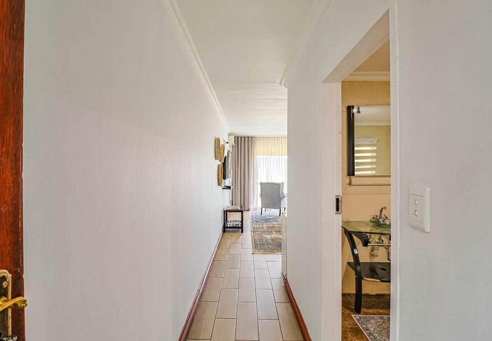 Luxury Room 9 | Free WiFi, bed sheets