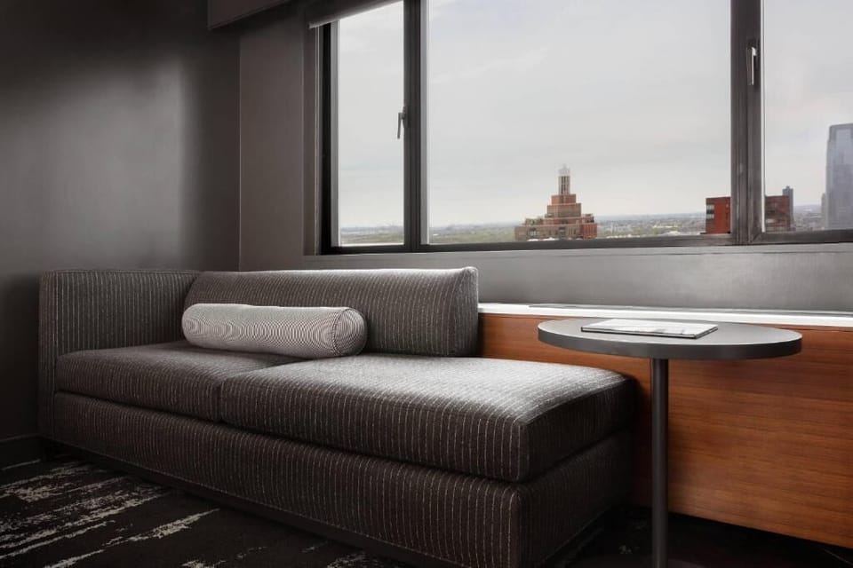 Deluxe Double Room | Living area
