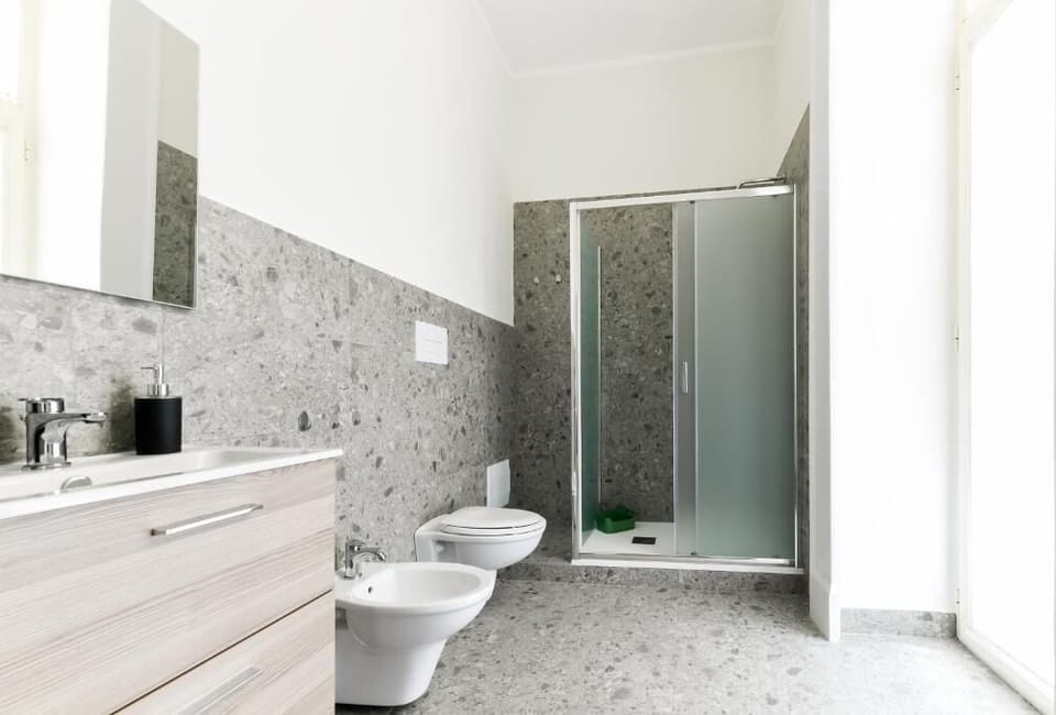 Superior Double Room, Balcony, City View | Bathroom | Bathrobes, bidet