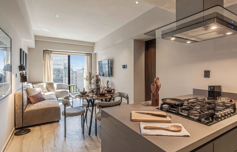 Deluxe Suite | Private kitchen | Fridge, microwave, oven, stovetop