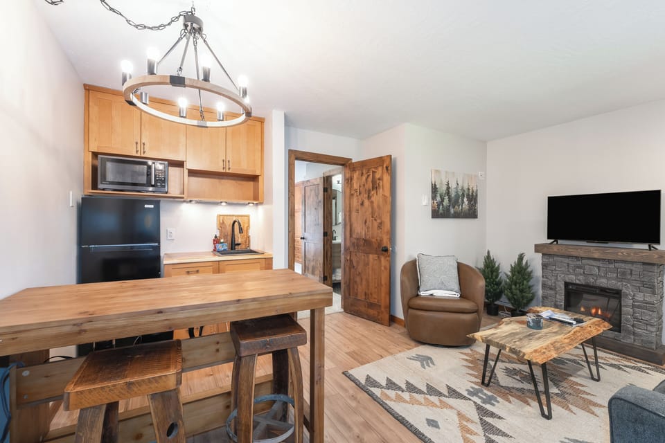 Cozy Kitchenette. | Main Level