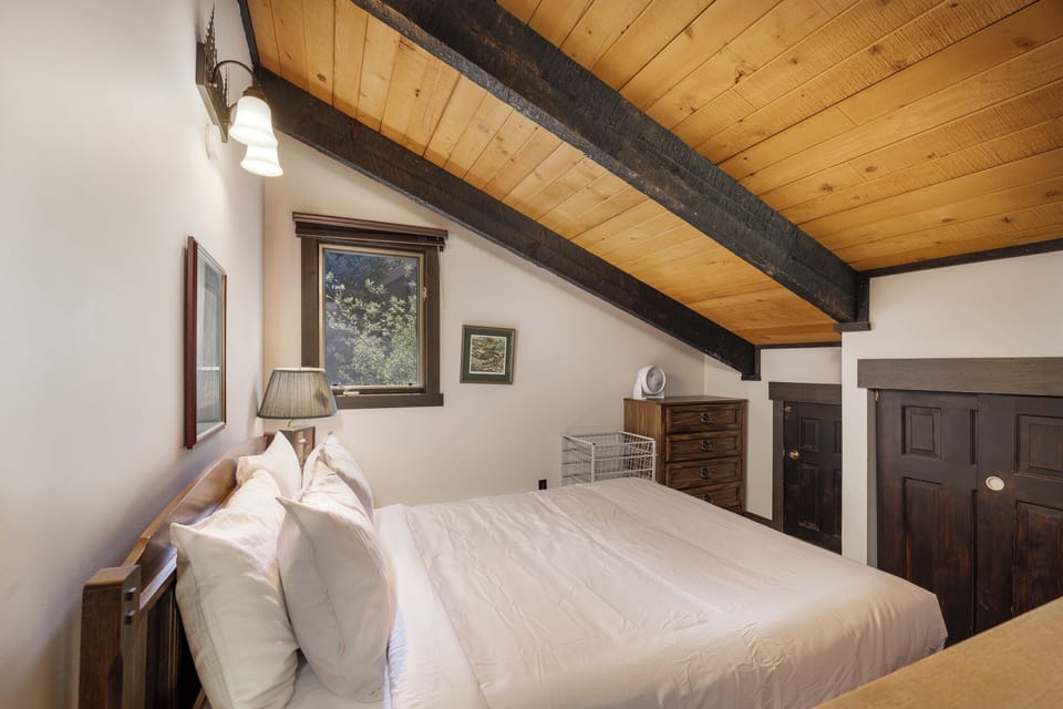 Queen Bed with additional sleeping in loft | Upper Level