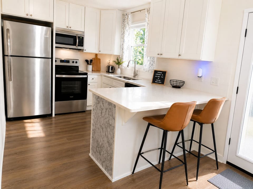 Full kitchen with all necessities to prepare a meal
