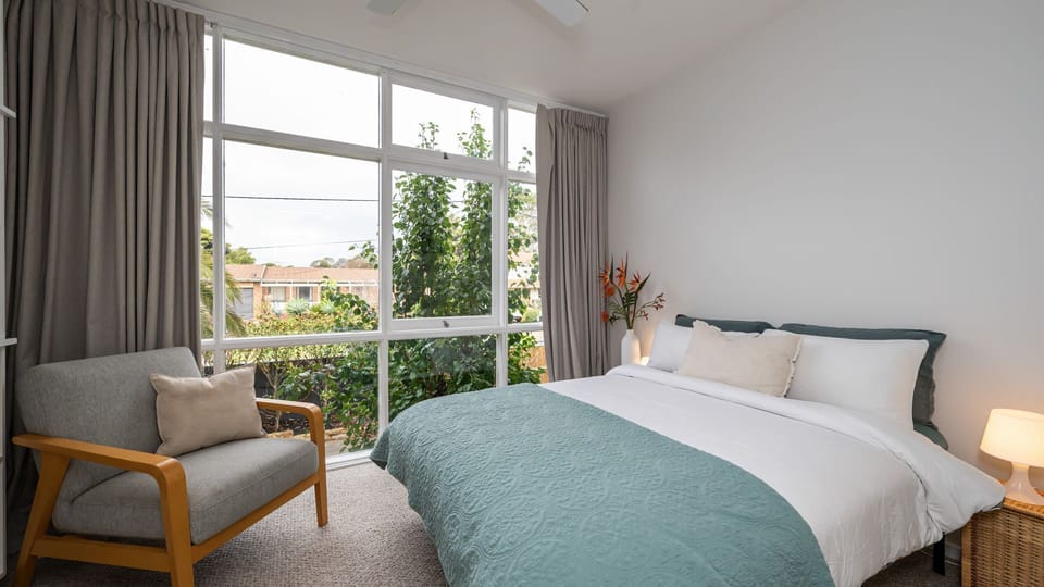 Bedroom 5 - Double Bed 