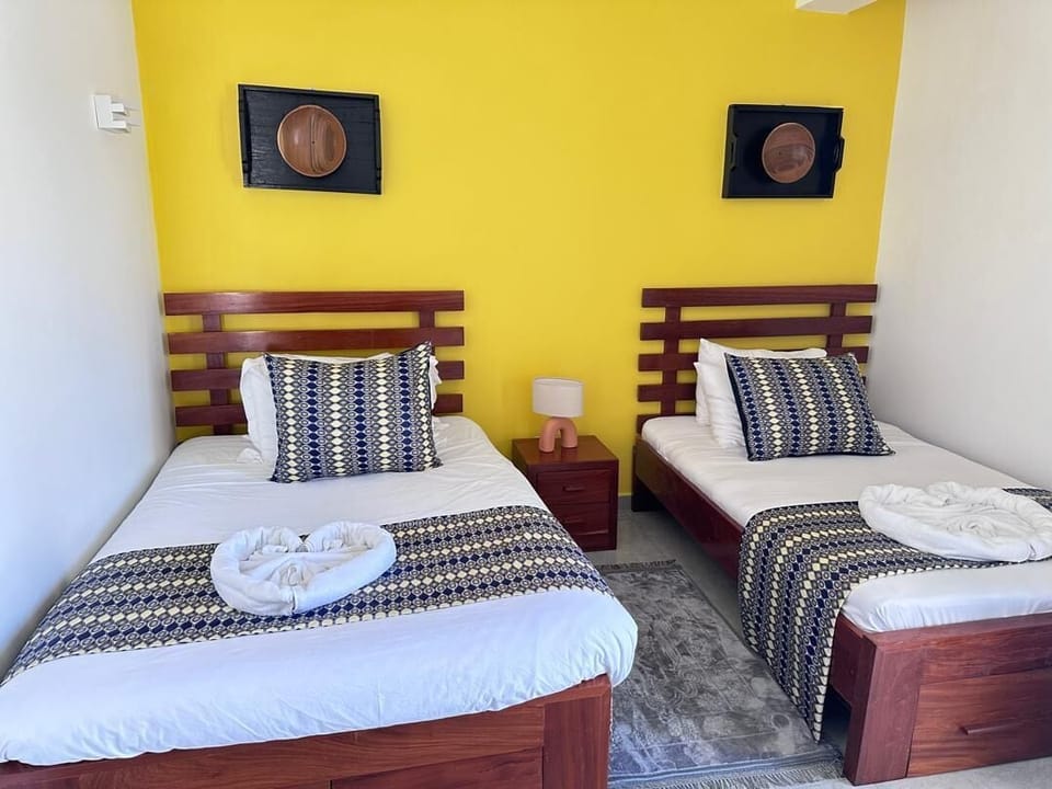 Twin Room | Iron/ironing board, free WiFi