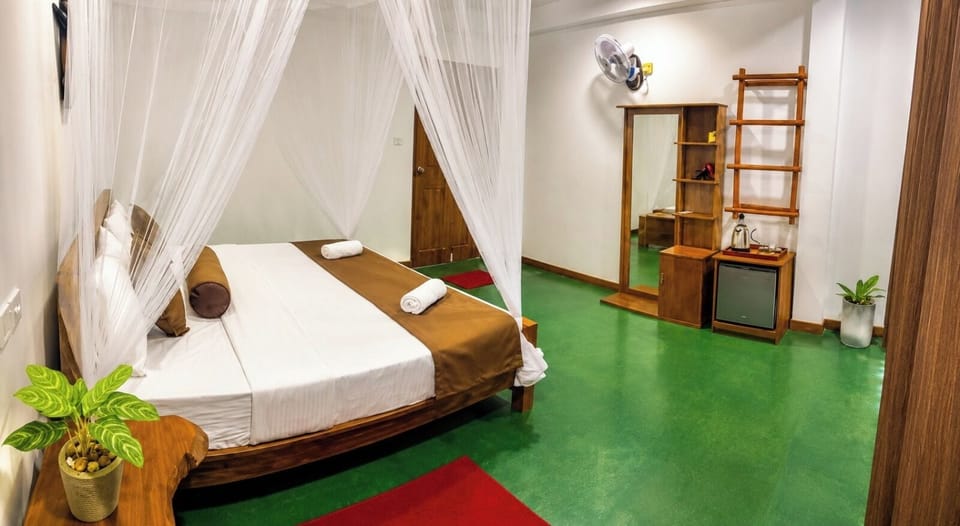 Deluxe Double Room, Balcony, Mountain View | Desk, laptop workspace, iron/ironing board, free WiFi
