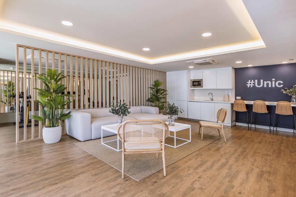 Lounge / shared TV room
