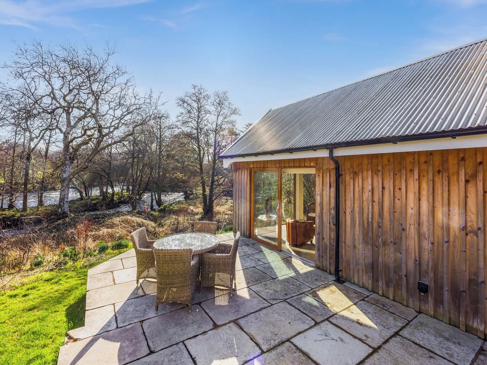 Sitting-out-area | Yew Tree - Crianlarich Retreats, Killin