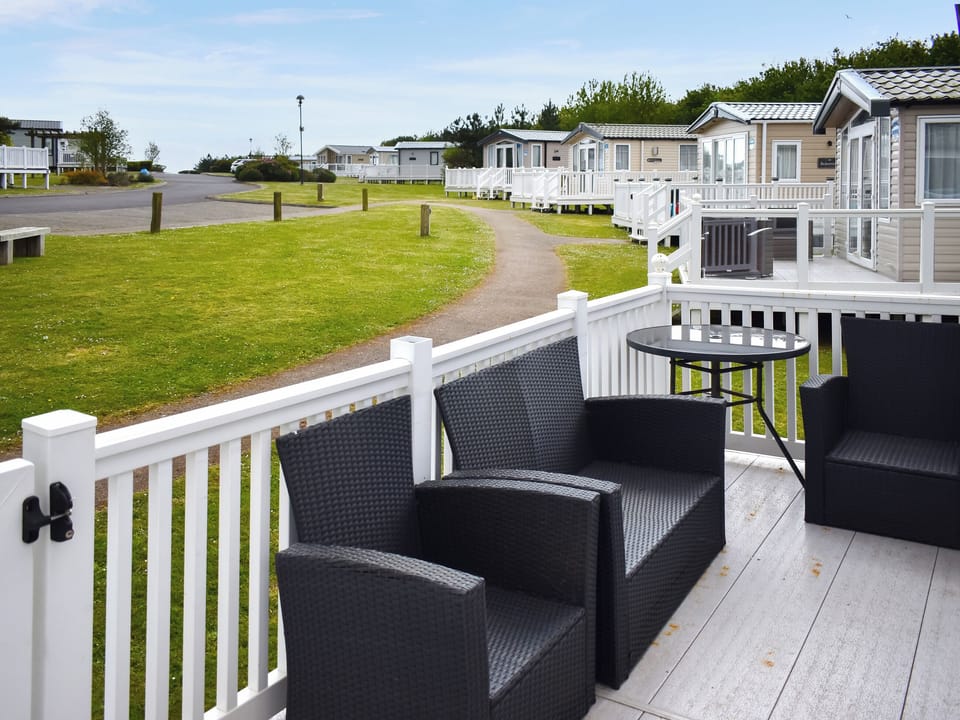 Decking | Hawks View 18 - Grand Coastal Retreats, Exmouth