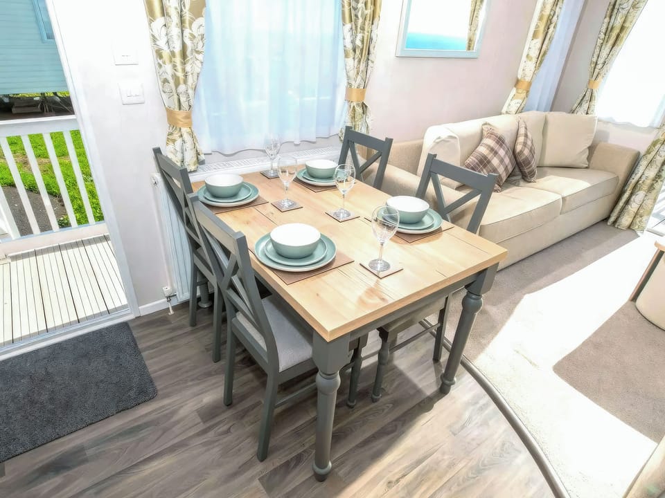 Dining Area | Cherry Park 36 - Grand Coastal Retreats, Exmouth
