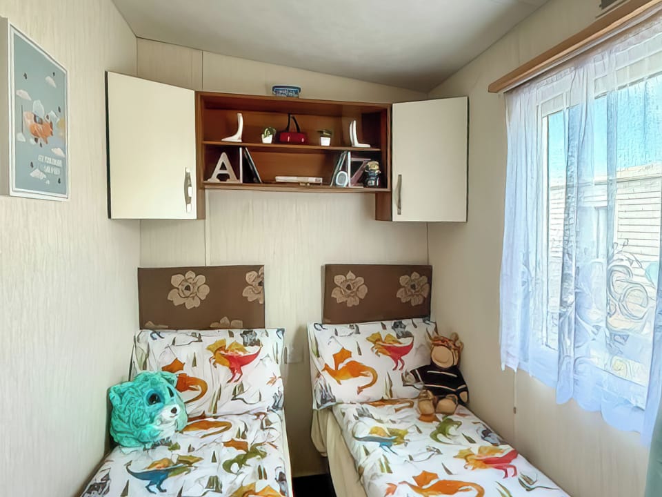 Twin bedroom | 10 Winkups, Towyn