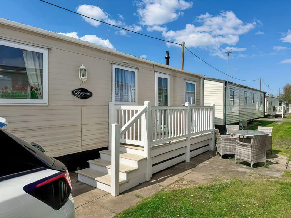 Outdoor | 10 Winkups, Towyn