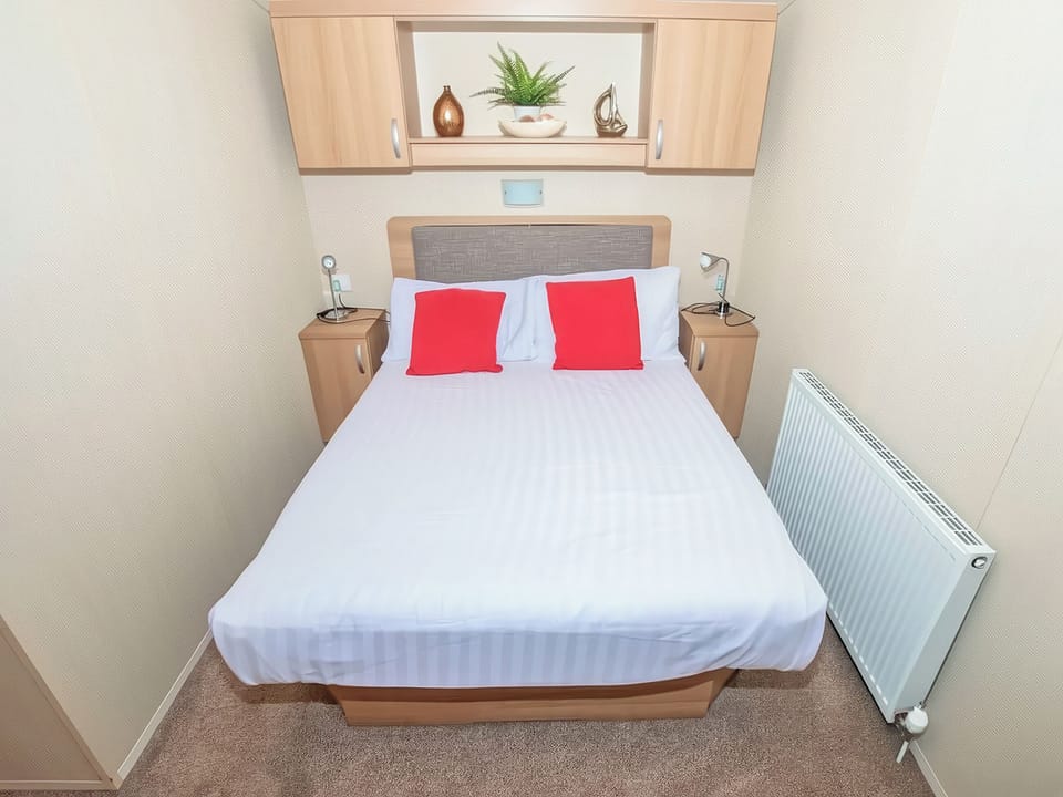 Double bedroom | Tamarisk Way 61 - Grand Coastal retreats, Exmouth