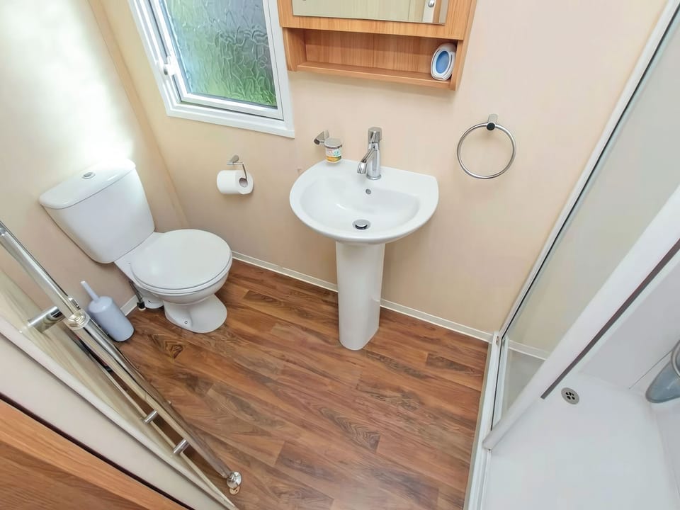Bathroom | Tamarisk Way 61 - Grand Coastal retreats, Exmouth