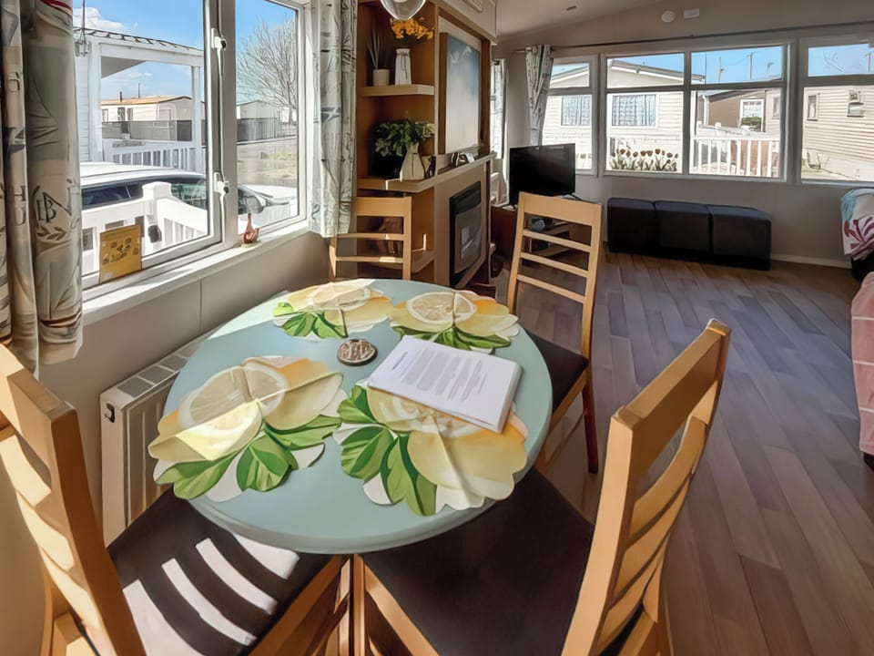 Dining Area | 53 Winkups, Towyn