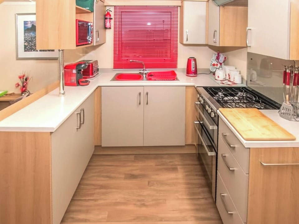 Kitchen | Hawks View 44 - Grand Coastal Retreats, Exmouth