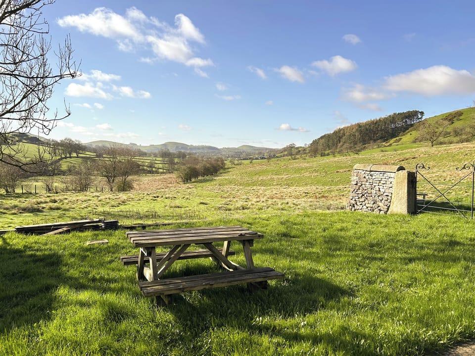Sitting-out-area | Ostlers End, Hartington