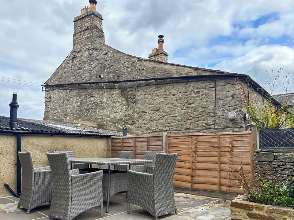 Sitting-out-area | Valley View, West Witton