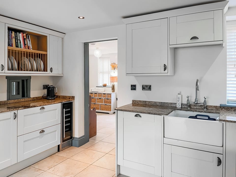 Kitchen | Old Master&rsquo;s Cottage, Leven