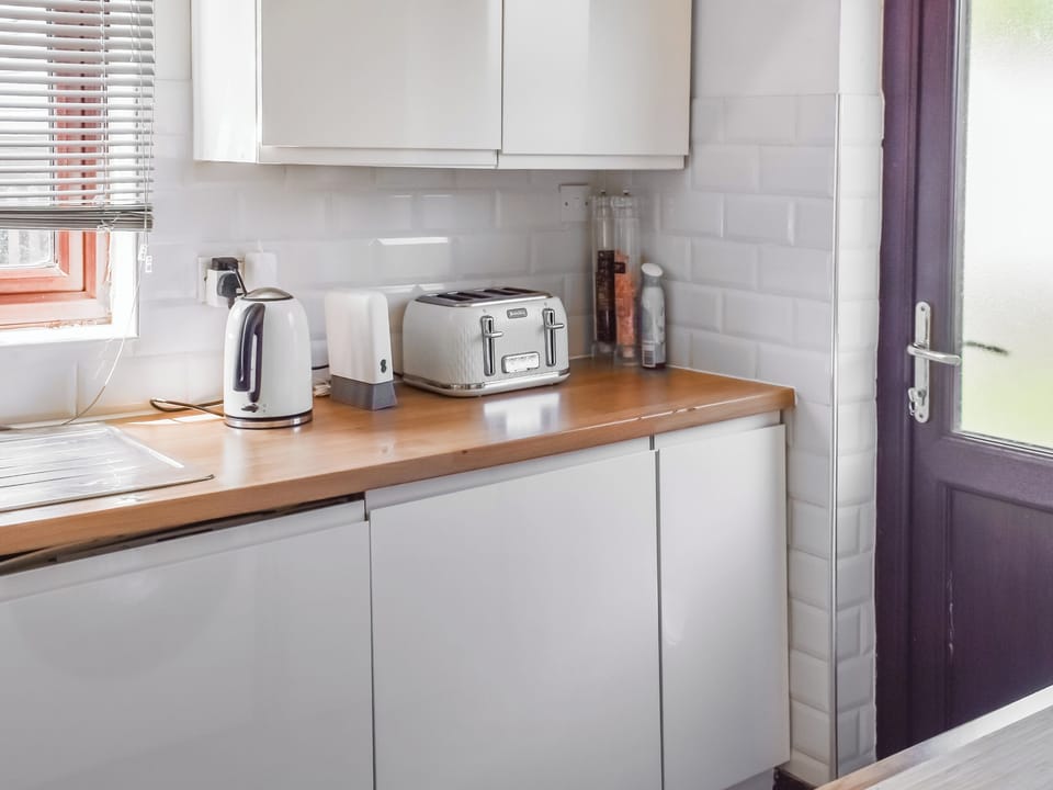 Kitchen | Sunnyside House - Sunnyside Retreats, Latchingdon, near Maldon