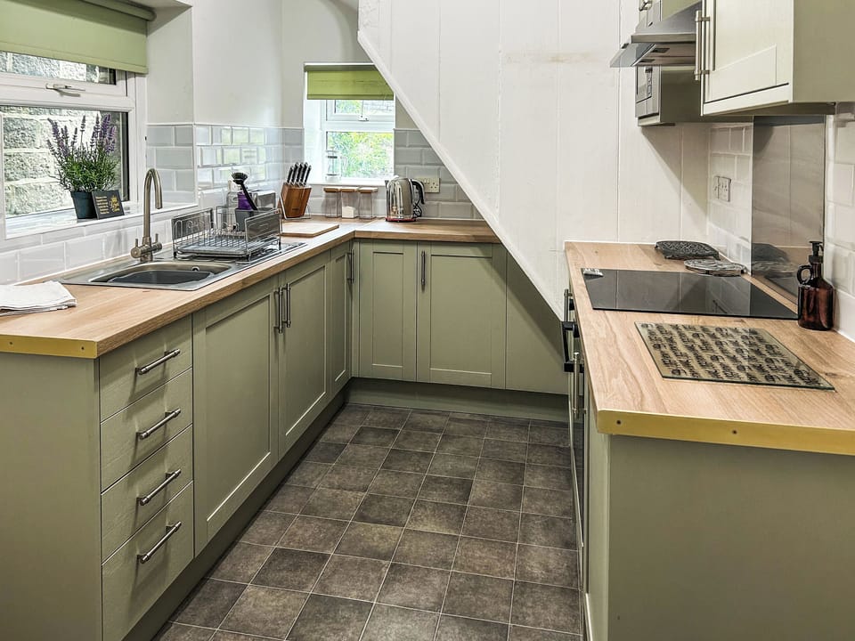 Kitchen | Wolf Bear Tor, Bamford