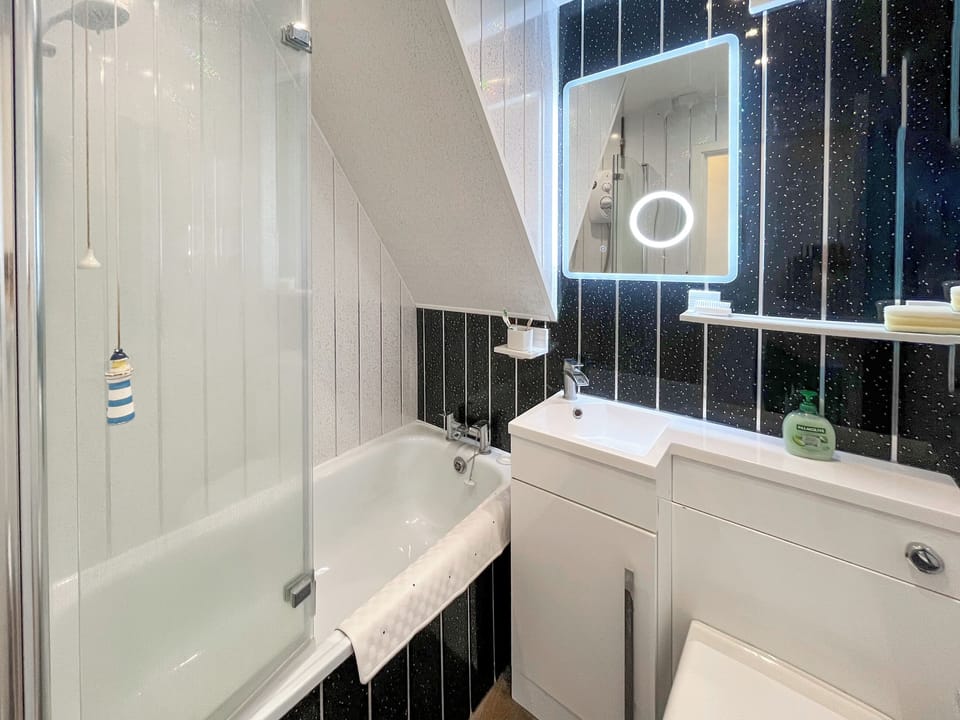 Bathroom | Neptune Lodge, Kingsdown, near Deal