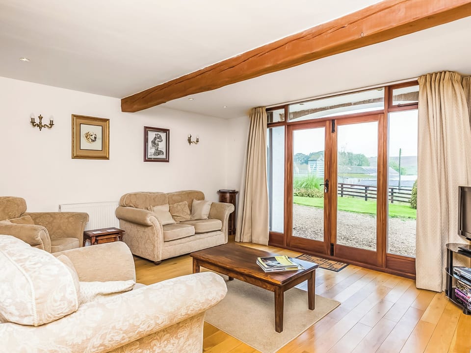Living room | The Barn Cottage - Grimblethorpe Hall Country Cottages, Grimblethorpe