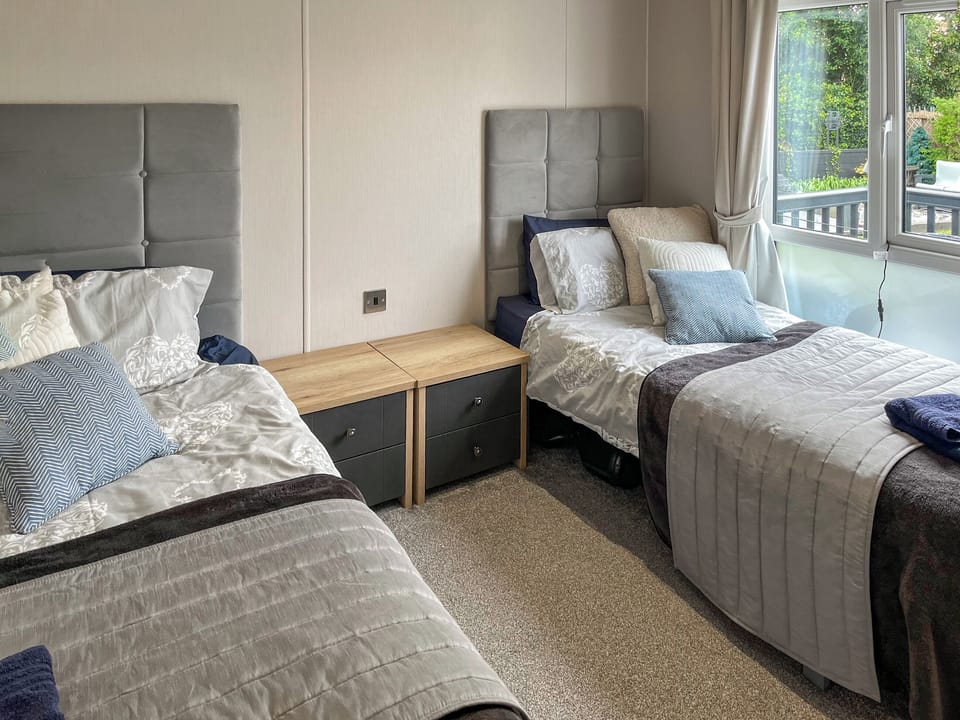 Twin bedroom | Serenity at Park Lane - Serenity Holidays, Patrington Haven