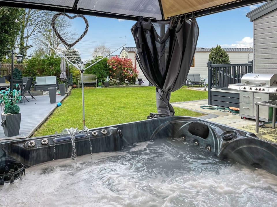 Hot tub | Serenity at Park Lane - Serenity Holidays, Patrington Haven