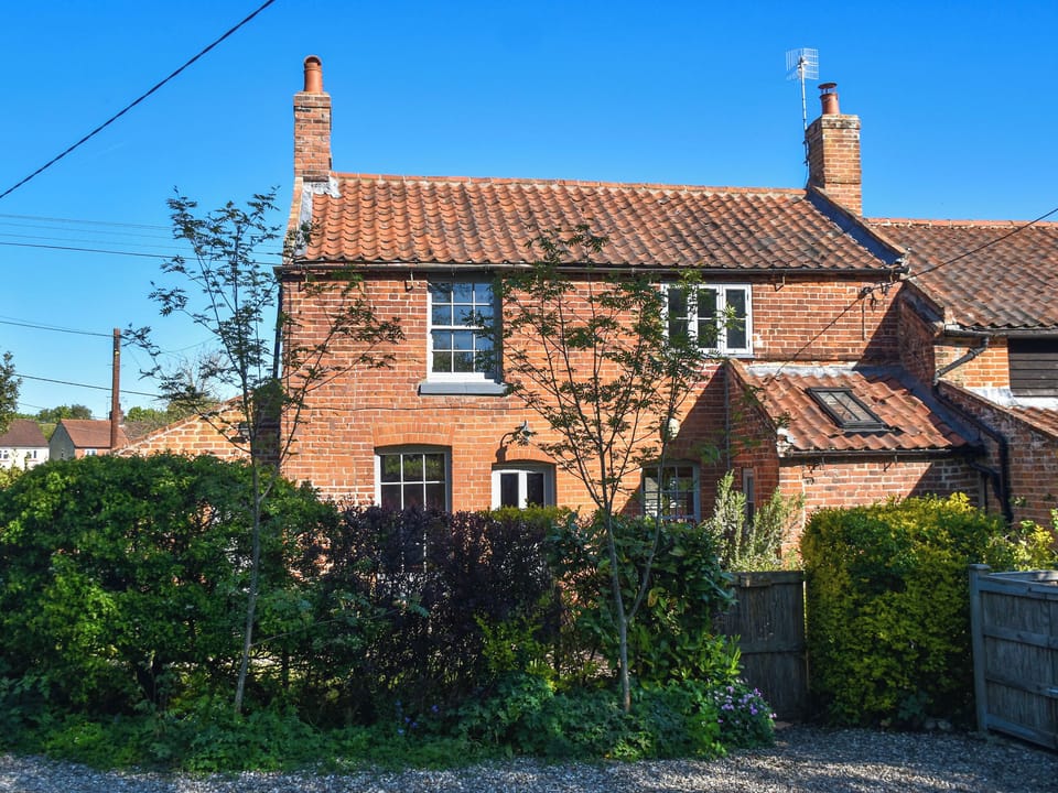 Exterior | Mark&rsquo;s Cottage, North Walsham
