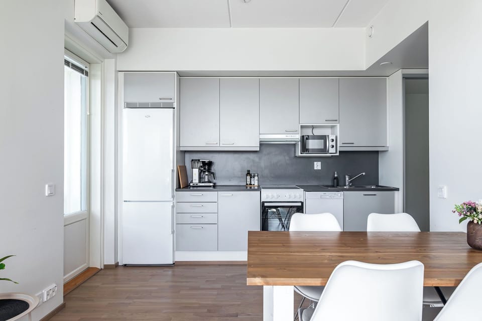 Comfort Apartment, City View | In-room dining